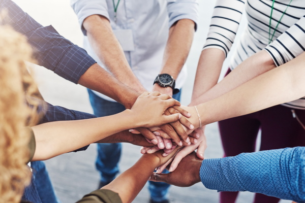 The translation of "Gemeinschaft" from German to French is "communauté.