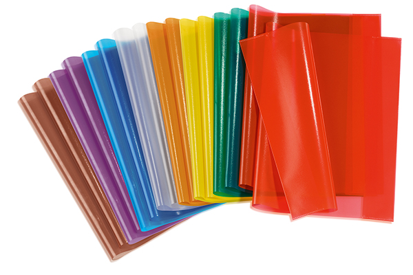 Image de protège-cahier transparent en différentes couleurs