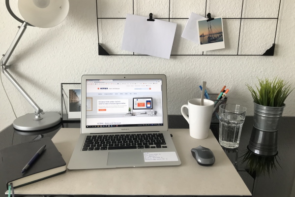 The translation of "Home Office" in French is "télétravail.