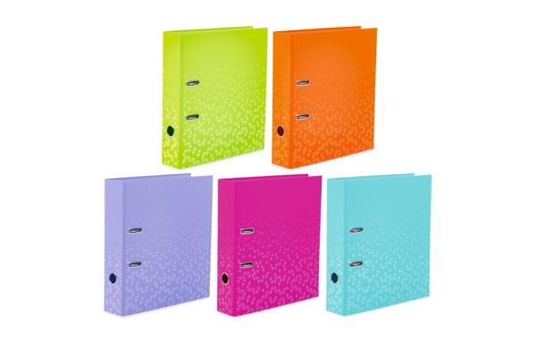 Plusieurs classeurs colorés