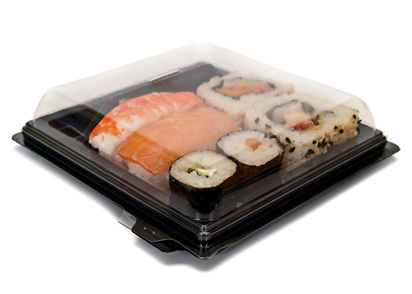 [Translate to Français:] Étiquetage alimentaire des sushis dans les boîtes en plastique