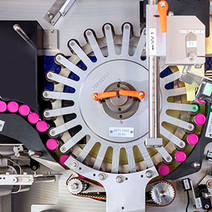 Etiquetage HERMA des vaccins avec étoile rotative