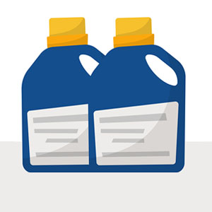 Deux bouteilles bleues avec des bouchons jaunes, portant des étiquettes sans texte visible.