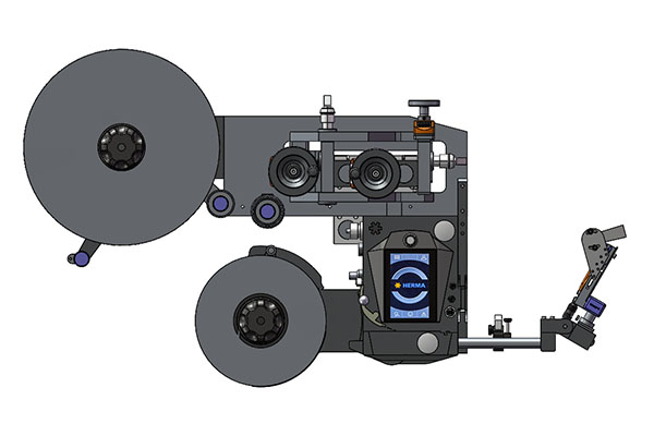Plan technique d'une machine à étiqueter avec deux grands rouleaux, un mécanisme de transport et des éléments de commande.