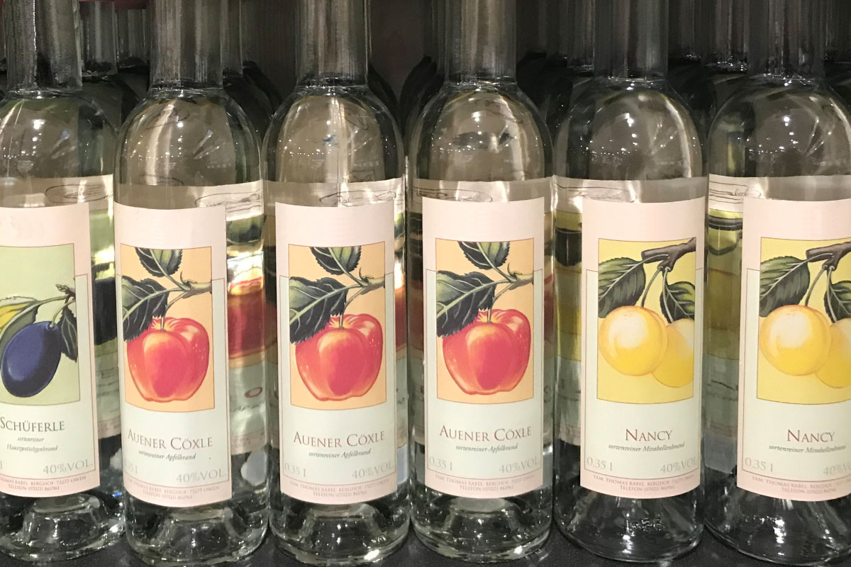 Commander des étiquettes en rouleau en impression numérique en ligne : Étiquettes à coller sur des bouteilles en rayon