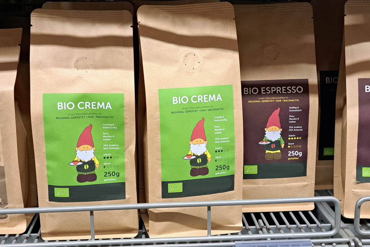 Solutions alimentaires : étiquettes en impression numérique de haute qualité pour des produits de qualité, emballage de café en papier brun naturel.