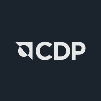 Logo de la CDP avec un symbole stylisé et l'inscription 'CDP' en blanc sur fond sombre.