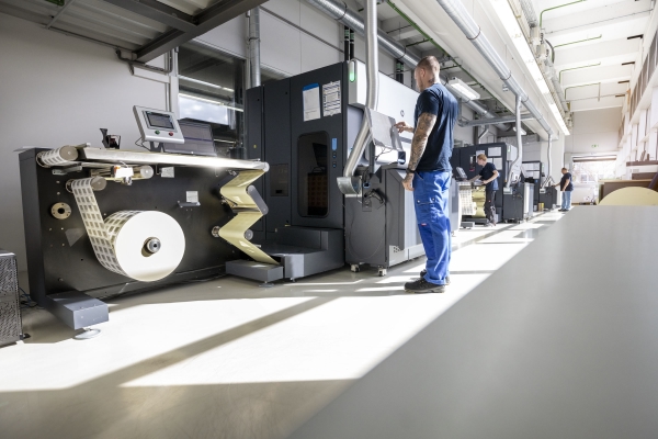 Imprimante numérique HERMA HP Indigo, employé à la machine