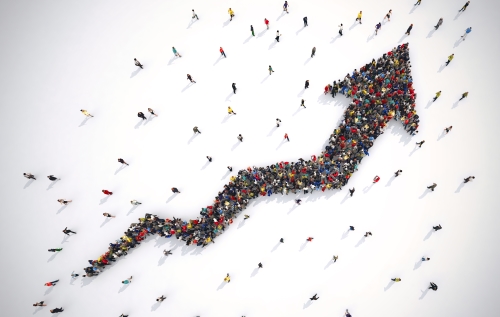 The translation of "steigender Graph" from German to French is "graphique croissant.