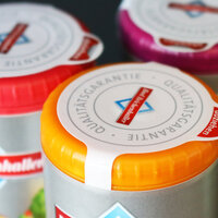 Étiquettes de fermeture : Étiquette de fermeture colorée sur le distributeur de sel de Bad Reichenhaller.