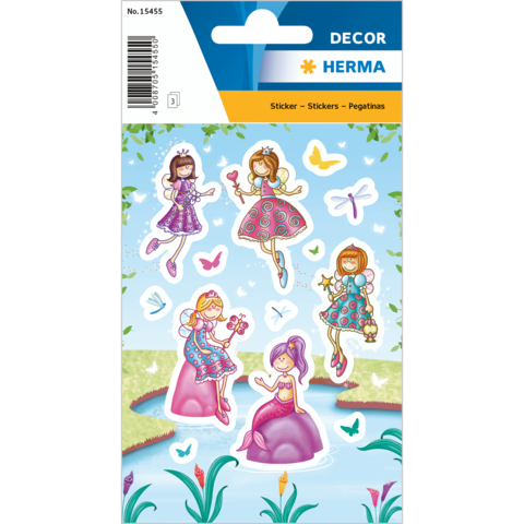 Bunte Aufkleber von Feen in verschiedenen Kleidern, die Blumen halten, umgeben von Schmetterlingen und einer Wasserlandschaft.