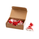 Eine offene Kartonbox mit roten und weißen Schnüren, die ordentlich angeordnet sind, sowie einem Bündel von Schnüren daneben.