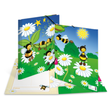 Bunte Schulmappe mit Bienen und Margeriten, unter einem sonnigen Himmel, zeigt fröhliche Bienen, die um Blumen fliegen.