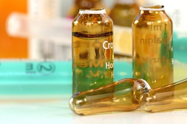 Flacons et contenants en verre dans l'industrie pharmaceutique, format paysage