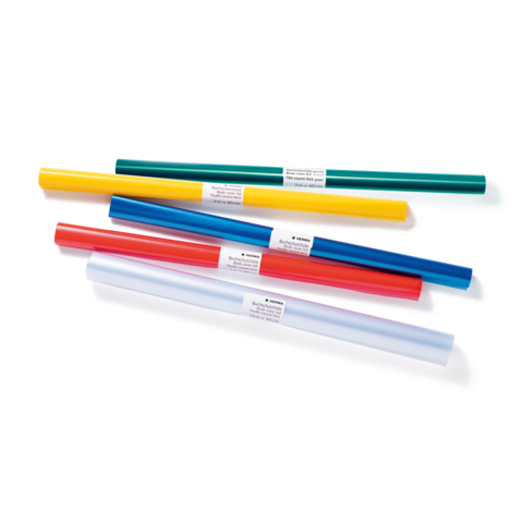 Bunte Kunststoffröhren in verschiedenen Farben (rot, blau, grün, gelb, transparent) liegen übereinander.