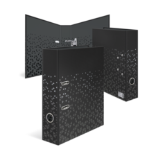 Drei schwarze Ordner mit geometrischem Muster, zwei stehen aufrecht und einer ist geöffnet, um den Inhalt zu zeigen.