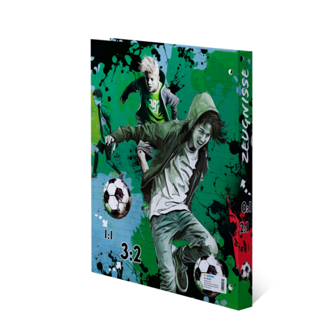 Deux enfants jouent au football, l'un dribble le ballon pendant que l'autre regarde. Sur la couverture, on peut voir les scores 1:1 et 3:2.