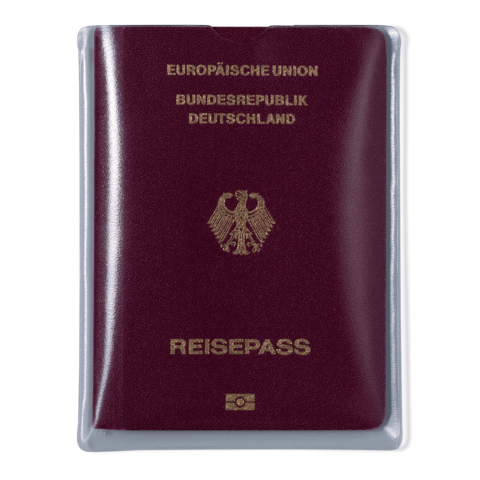 Ein deutscher Reisepass in burgunderrot mit goldener Schrift und dem Bundesadler.