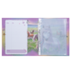 Un carnet ouvert avec un motif de cheval sur la page de gauche et une couverture transparente sur la page de droite.