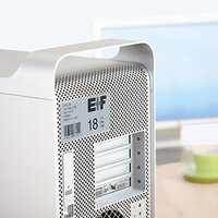 Étiquette d'inventaire argentée sur ordinateur