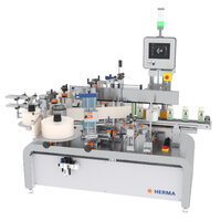 Machine à étiqueter automatique à plusieurs stations, équipée d'un panneau de commande et de différents supports pour bouteilles et étiquettes.