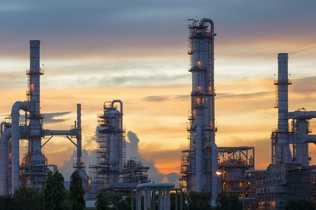 Installation pétrochimique dans le secteur de la chimie, format paysage
