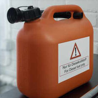 Étiquette en film résistant aux intempéries sur bidon