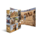 Ein aufklappbares Fotobuch mit Bildern von verschiedenen Wildtieren, darunter Löwen, Elefanten, Giraffen und Jaguare in ihrer natürlichen Umgebung.