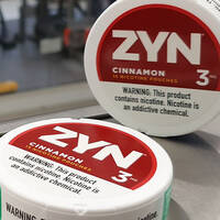 ZYN Poches de nicotine à la cannelle, 15 pièces, 3 mg de nicotine. Avertissement : Contient de la nicotine, une substance addictive.