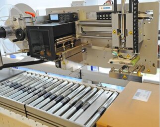 HERMA InNo-Liner, Étiquettes sans liner, Étiquetage sur le dessus des cartons
